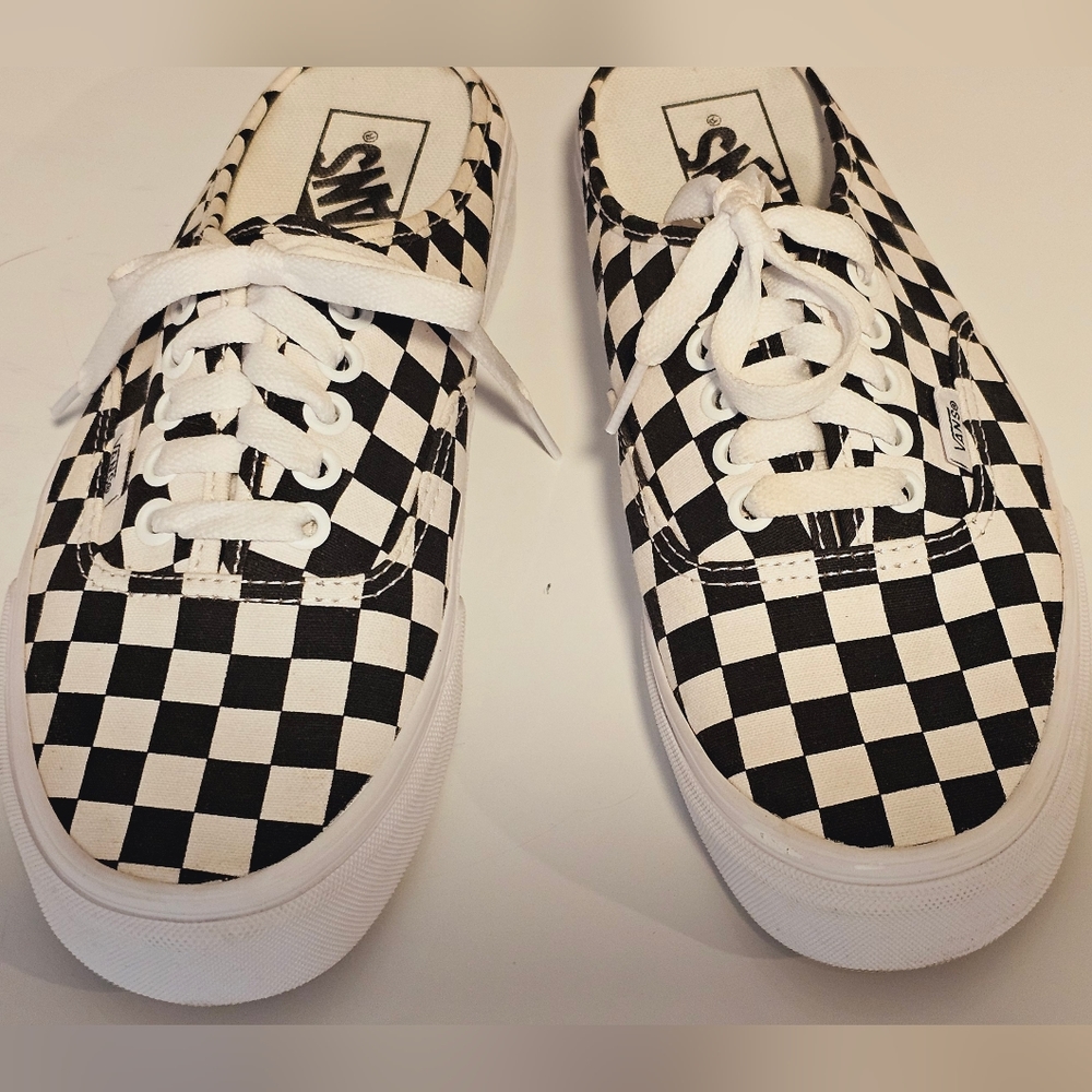 Womens 8.5 Black Whita Slip On Vans Sneaker Shoes - Picture 3 of 11